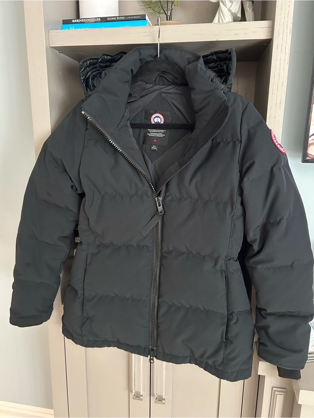 Canada Goose Womens Black Quilted Down Jacket with Logo Patch - Picture 4 of 8